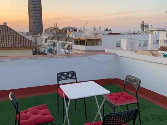 Esencia Triana Apartment Севиля Екстериор снимка